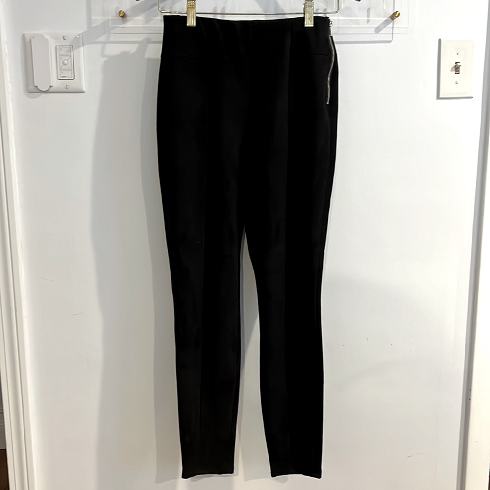 Velvet Legging with side zip detail. 6